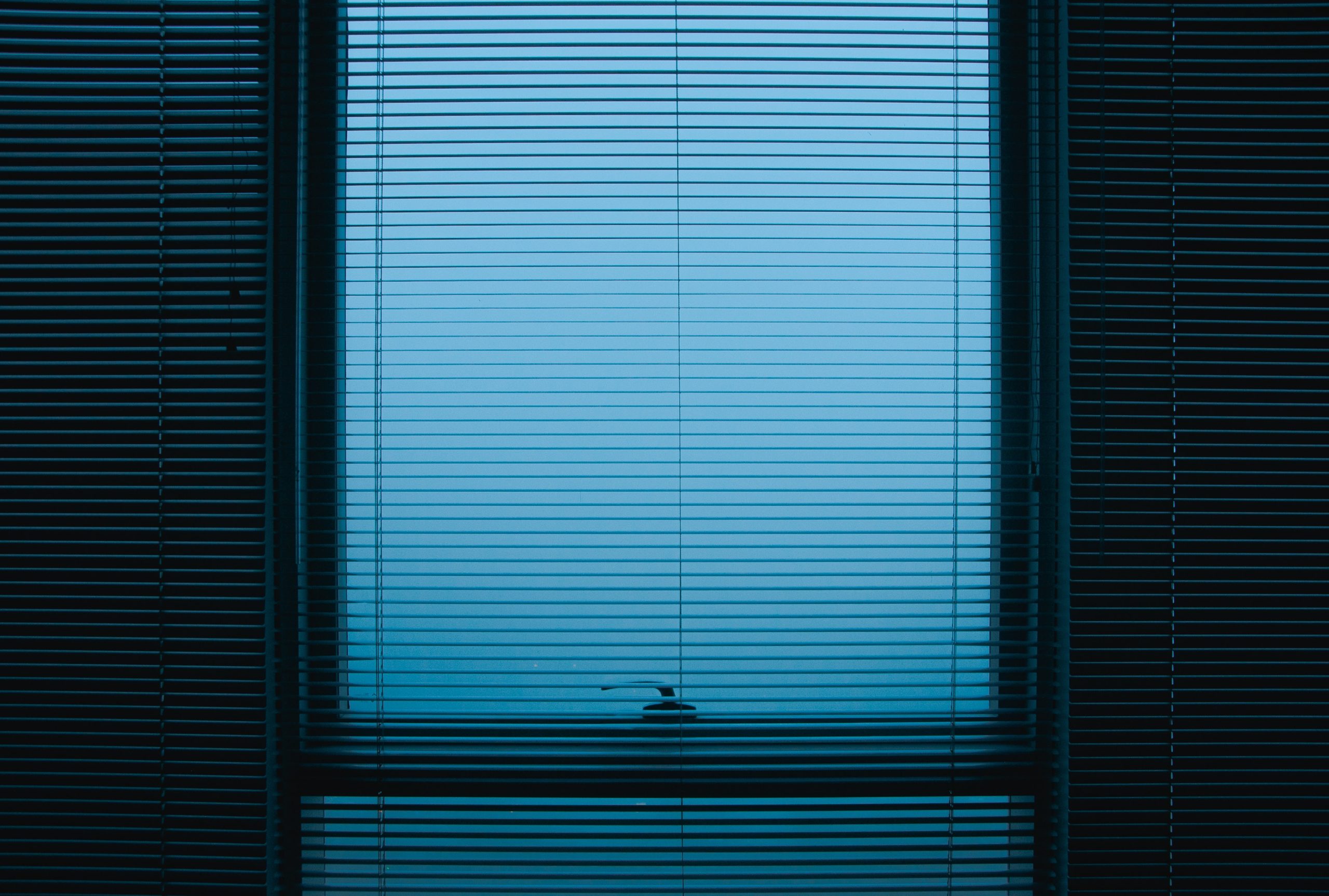 6/31 – The blue window